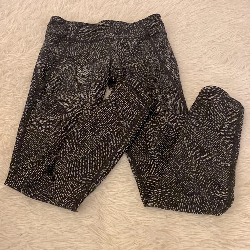 Athleta kids black and white full length leggings.